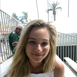 Meet your Posher, Kelli